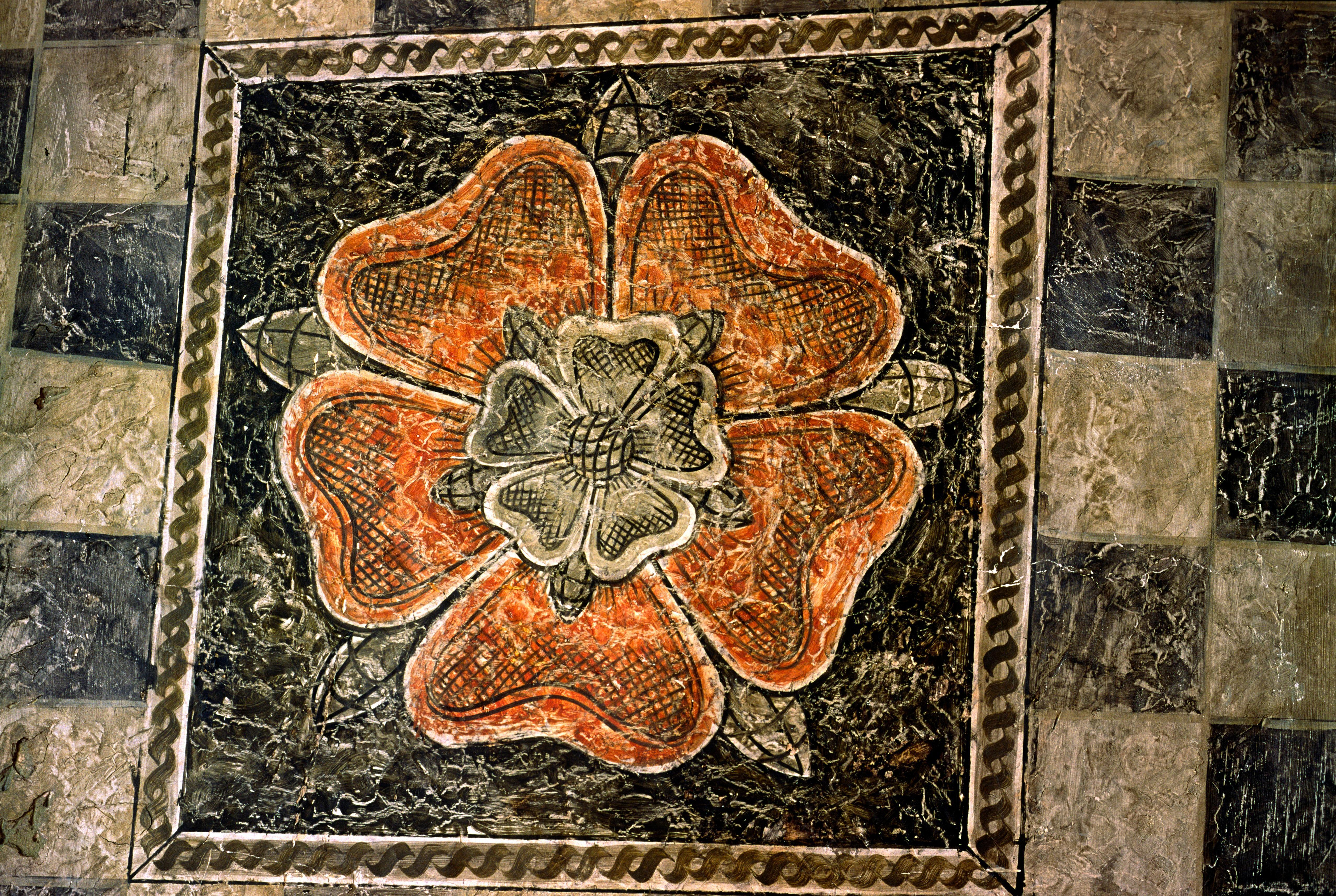 KK9CEX Haddon Hall mediaeval manor house, Derbyshire, England. Tudor period Tudor Rose motif painted on ceiling of the dining room.